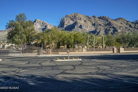 261 E Sky Light St, Oro Valley, AZ 85737 photo 3