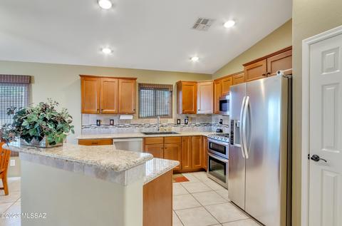 8871 E Maxwell Dr, Tucson, AZ 85747 photo 9