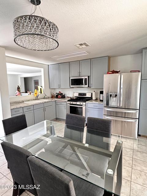 5381 S Royal Richmond Dr, Tucson, AZ 85706