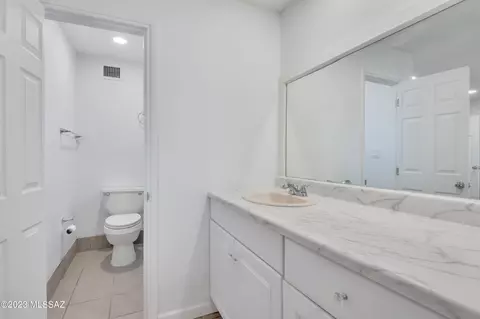 8700 E Kenyon Dr, Tucson, AZ 85710 photo 20