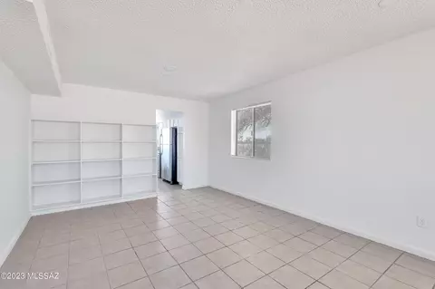 8700 E Kenyon Dr, Tucson, AZ 85710 photo 8