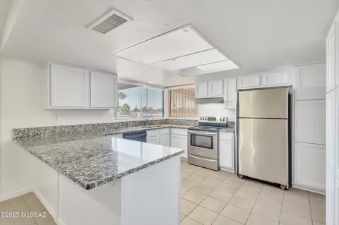 8700 E Kenyon Dr, Tucson, AZ 85710 photo 11