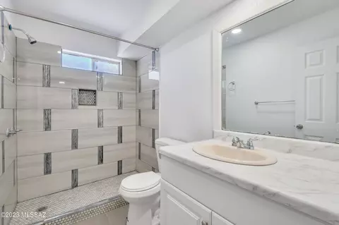 8700 E Kenyon Dr, Tucson, AZ 85710 photo 22