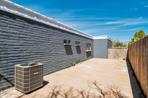 8700 E Kenyon Dr, Tucson, AZ 85710 photo 37