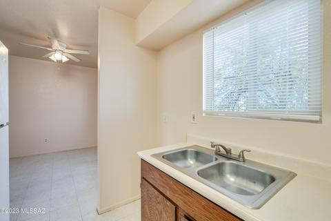 541 E Jacinto St, Tucson, AZ 85705 photo 17