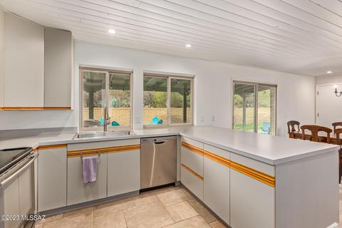 3565 E Thimble Peak Pl, Tucson, AZ 85718 photo 14