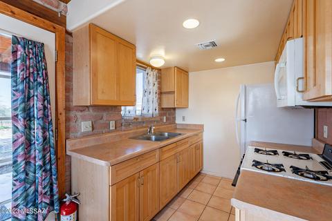 9001 Eagle Feather Rd, Tucson, AZ 85749 photo 23