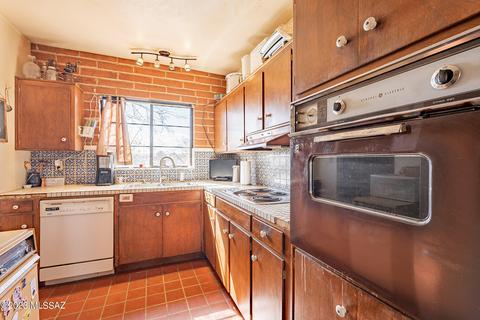 9001 Eagle Feather Rd, Tucson, AZ 85749 photo 11