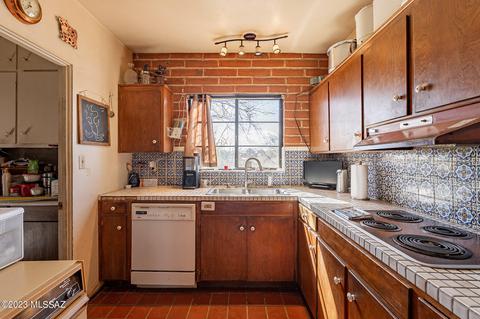 9001 Eagle Feather Rd, Tucson, AZ 85749 photo 12