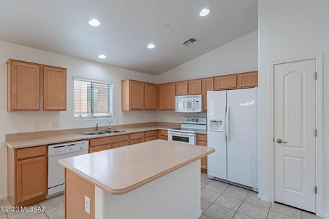 61013 E Forelock Pl, Tucson, AZ 85739 photo 10