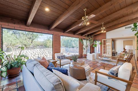 9240 E Summer Trl, Tucson, AZ 85749
