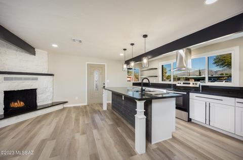 8926 E Calle Bolivar, Tucson, AZ 85715