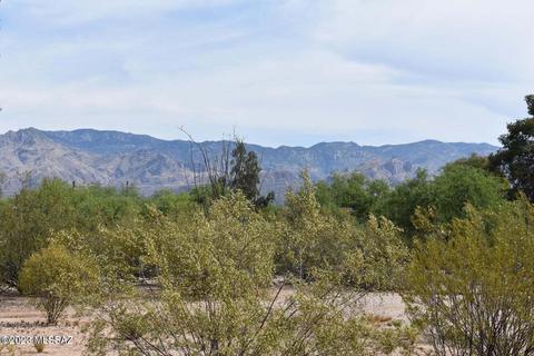 7960 E Mi Casita St, Tucson, AZ 85715