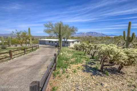 5910 N Jimson Ln, Tucson, AZ 85743