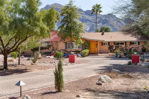 215 W Oro Valley Dr, Tucson, AZ 85737