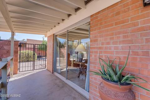 8820 E Hawk Pl, Tucson, AZ 85749 photo 7