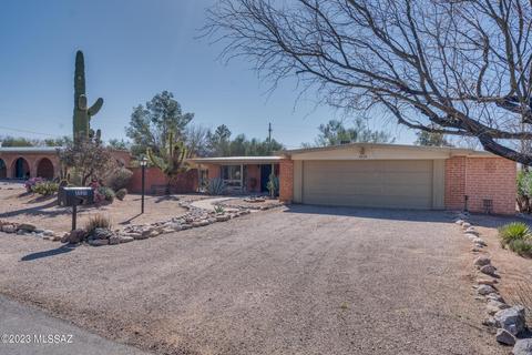 8820 E Hawk Pl, Tucson, AZ 85749 photo 2