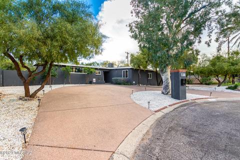 6902 E 4th St, Tucson, AZ 85710