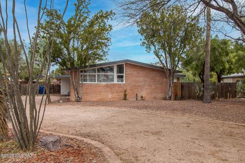 5825 E 4th St, Tucson, AZ 85711 photo 2