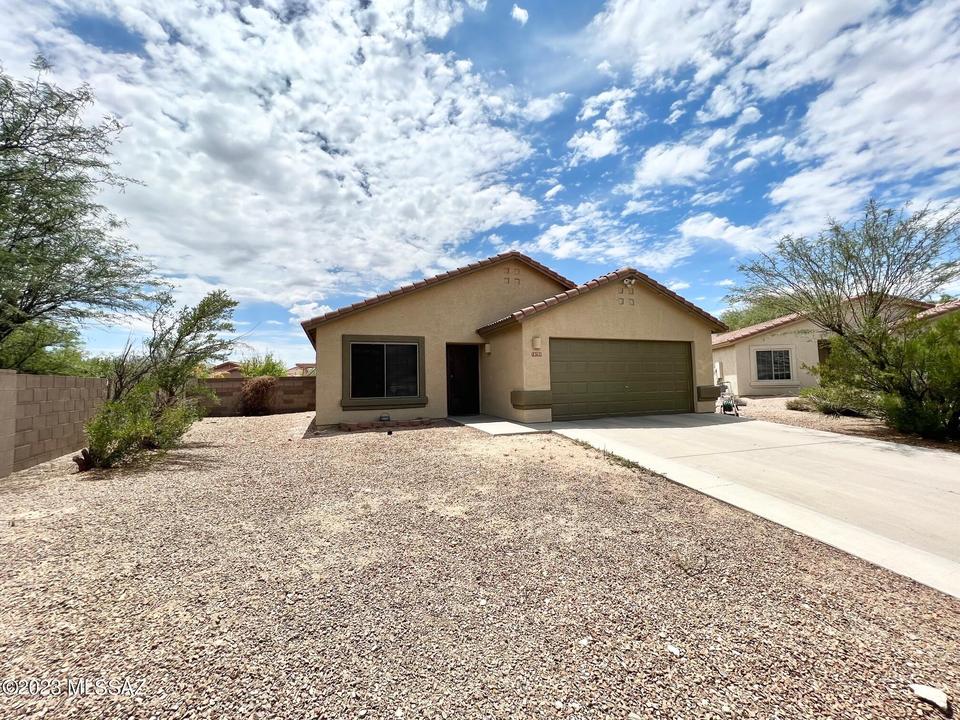  10751 N River Point Ct, Oro Valley, AZ 85737 photo 2