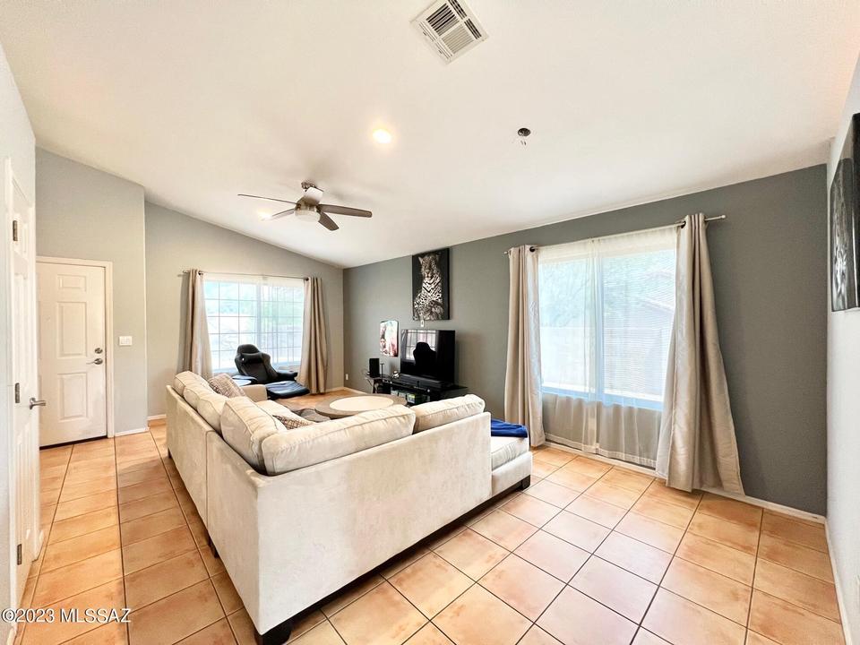  10751 N River Point Ct, Oro Valley, AZ 85737 photo 4