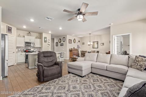 563 W Weldon St, Vail, AZ 85641 photo 9