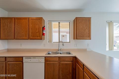 8513 E Sarnoff Ridge Loop, Tucson, AZ 85710 photo 11