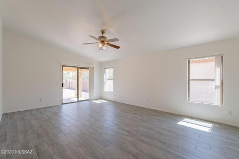 8513 E Sarnoff Ridge Loop, Tucson, AZ 85710 photo 10