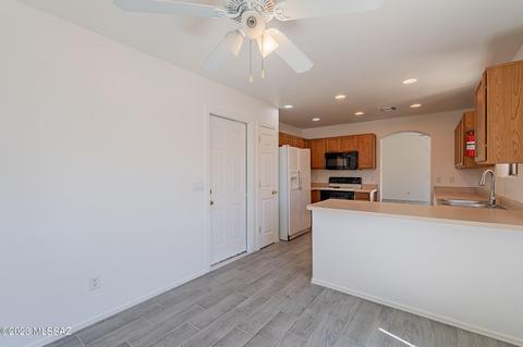 8513 E Sarnoff Ridge Loop, Tucson, AZ 85710 photo 15