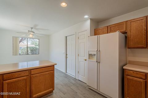 8513 E Sarnoff Ridge Loop, Tucson, AZ 85710 photo 13