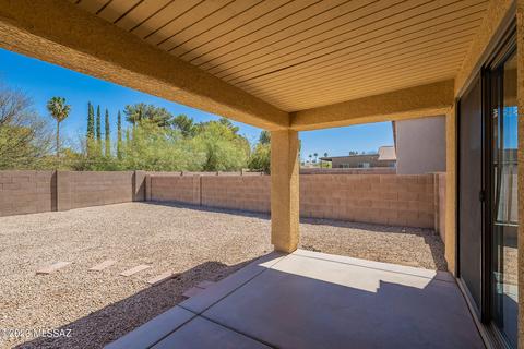 8513 E Sarnoff Ridge Loop, Tucson, AZ 85710 photo 5