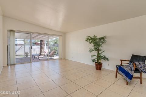 7425 E 19th St, Tucson, AZ 85710 photo 10