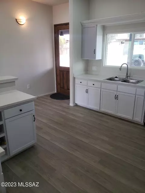 6943 E Julia St, Tucson, AZ 85710 photo 4