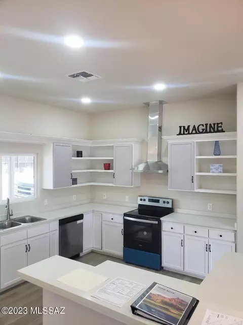 6943 E Julia St, Tucson, AZ 85710 photo 3