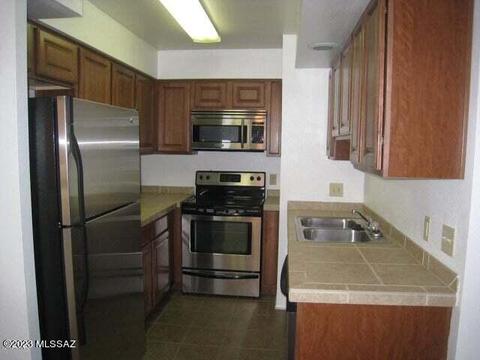 1810 E Blacklidge Dr #412, Tucson, AZ 85719