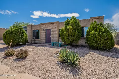 521 N Loquat Ave, Tucson, AZ 85710