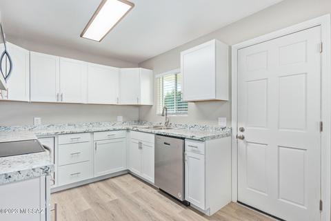 4702 E Cooper St, Tucson, AZ 85711 photo 9