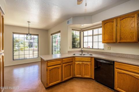 7240 E Ashling Ln, Tucson, AZ 85715 photo 14