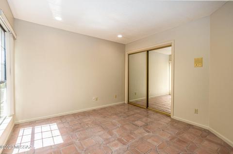 7240 E Ashling Ln, Tucson, AZ 85715 photo 20