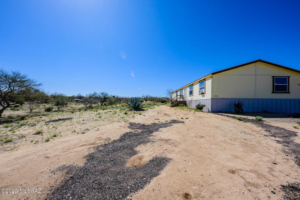  14225 W Lodorie Ln, Tucson, AZ 85736 photo 4