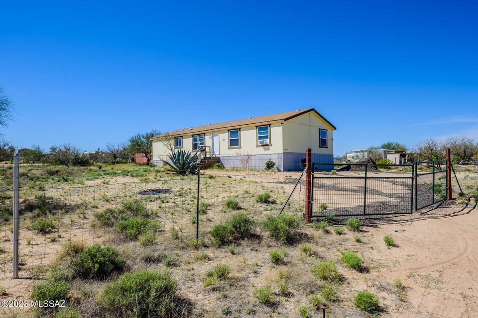  14225 W Lodorie Ln, Tucson, AZ 85736 photo 3