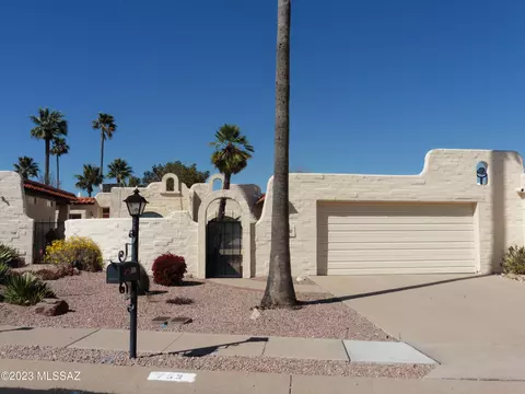 752 W Calle Del Regalo, Green Valley, AZ 85614