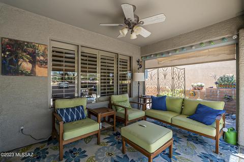 2056 E Desert Fox Dr, Green Valley, AZ 85614 photo 2