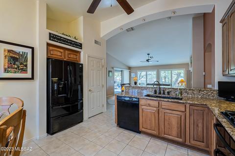 2056 E Desert Fox Dr, Green Valley, AZ 85614 photo 19