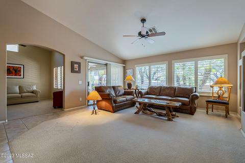 2056 E Desert Fox Dr, Green Valley, AZ 85614 photo 13