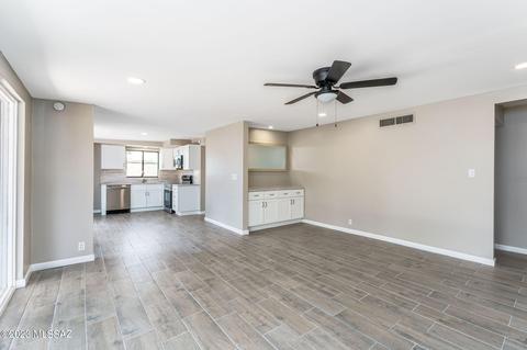 8101 E Baker Dr, Tucson, AZ 85710 photo 10