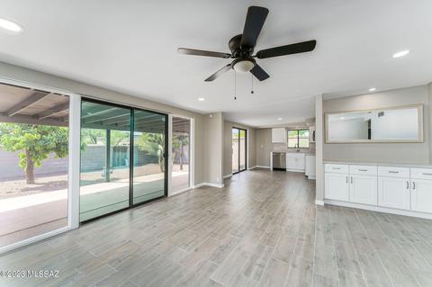 8101 E Baker Dr, Tucson, AZ 85710 photo 9