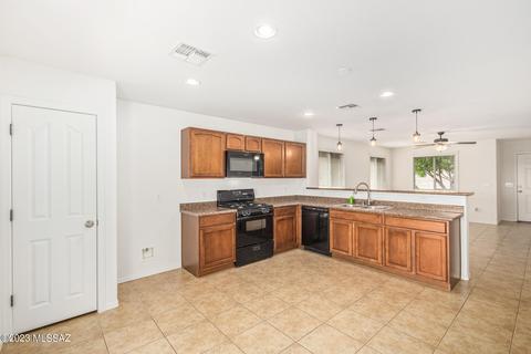 4810 E Desert Thorn Dr, Tucson, AZ 85756 photo 10