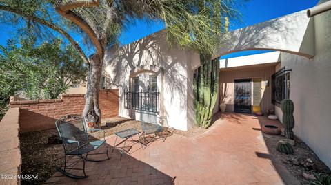 743 S Los Zafiros, Green Valley, AZ 85614