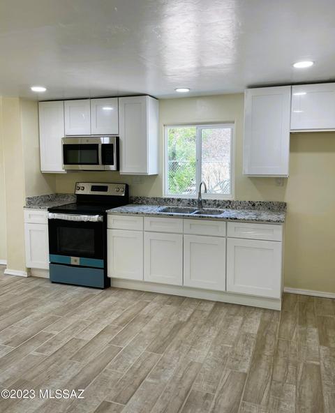 707 E 33rd St, Tucson, AZ 85713 photo 6